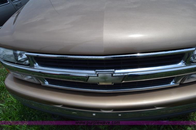 image for item CB9306 2000 Chevrolet Tahoe SUV