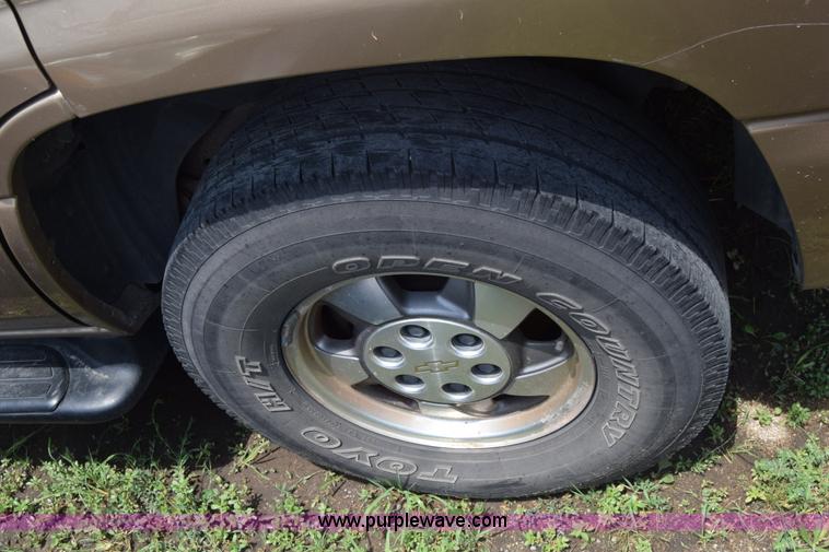 image for item CB9306 2000 Chevrolet Tahoe SUV