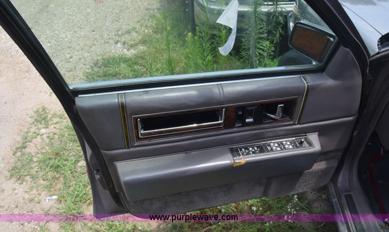 image for item CB9308 1993 Cadillac DeVille