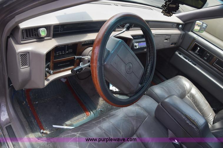 image for item CB9308 1993 Cadillac DeVille