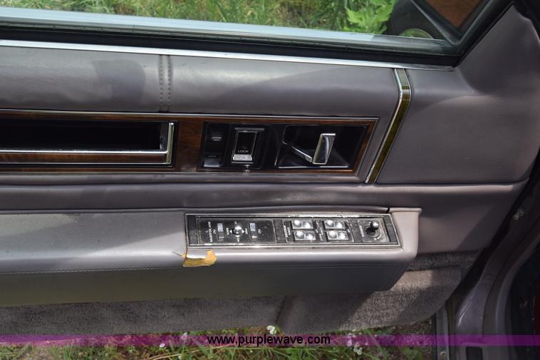 image for item CB9308 1993 Cadillac DeVille