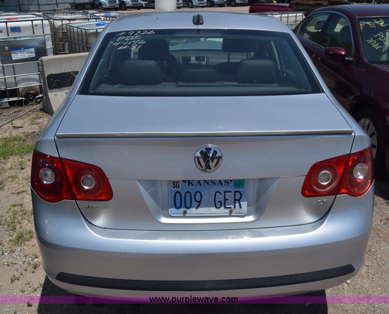 image for item CB9309 2005 Volkswagen New Jetta