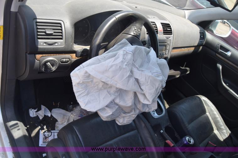 image for item CB9309 2005 Volkswagen New Jetta