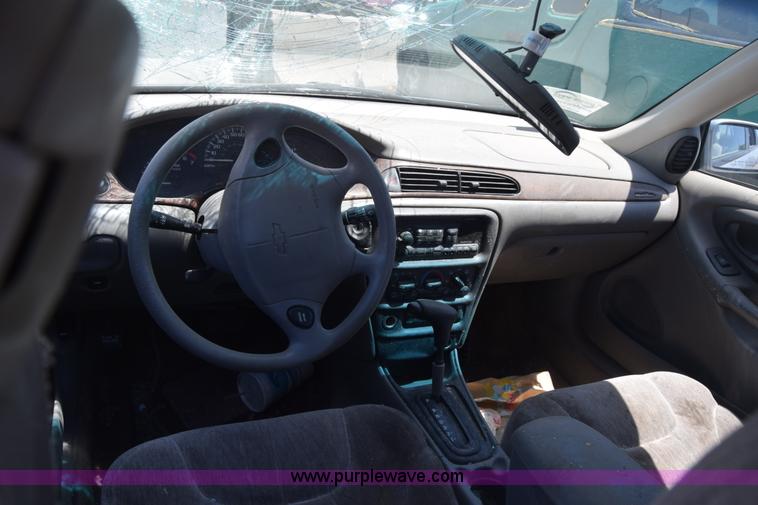 image for item K7250 2000 Chevrolet Malibu