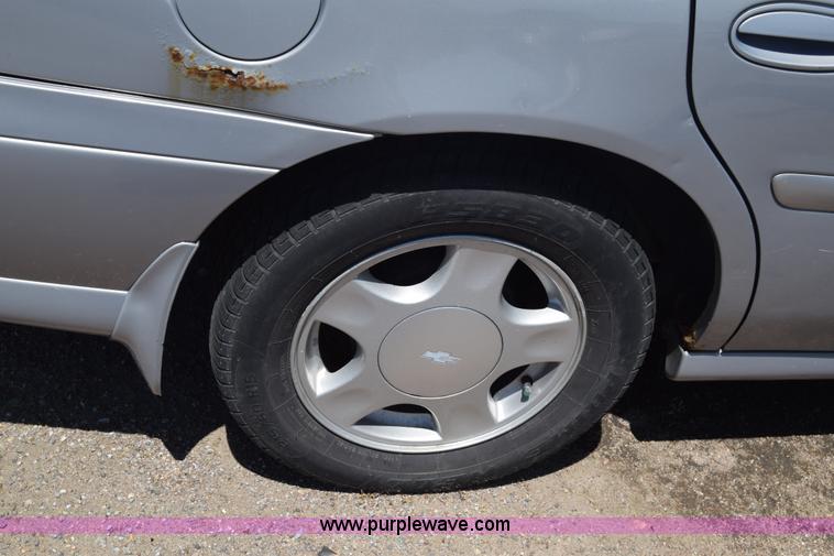 image for item K7250 2000 Chevrolet Malibu