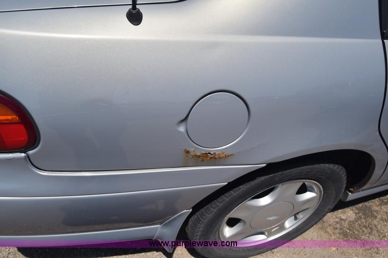 image for item K7250 2000 Chevrolet Malibu