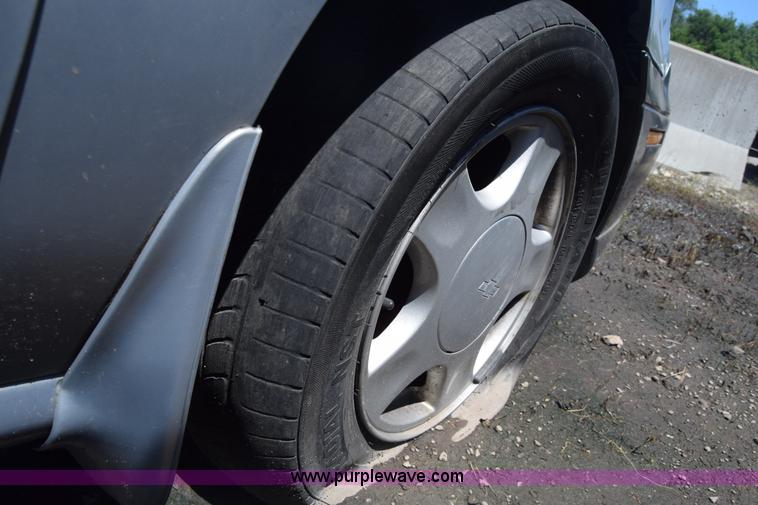 image for item K7250 2000 Chevrolet Malibu