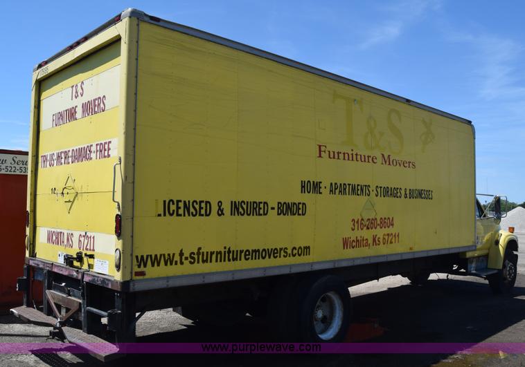 image for item K7254 1988 Ford F700 box truck