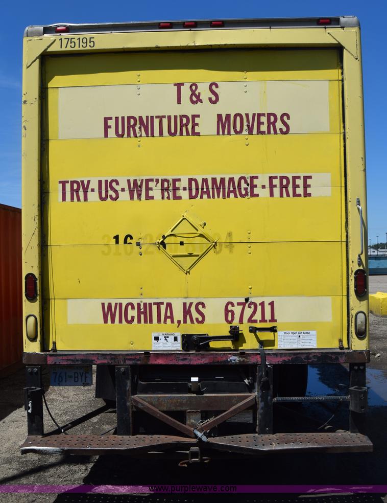 image for item K7254 1988 Ford F700 box truck