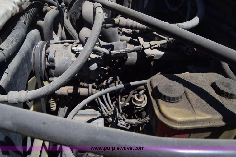 image for item K7254 1988 Ford F700 box truck