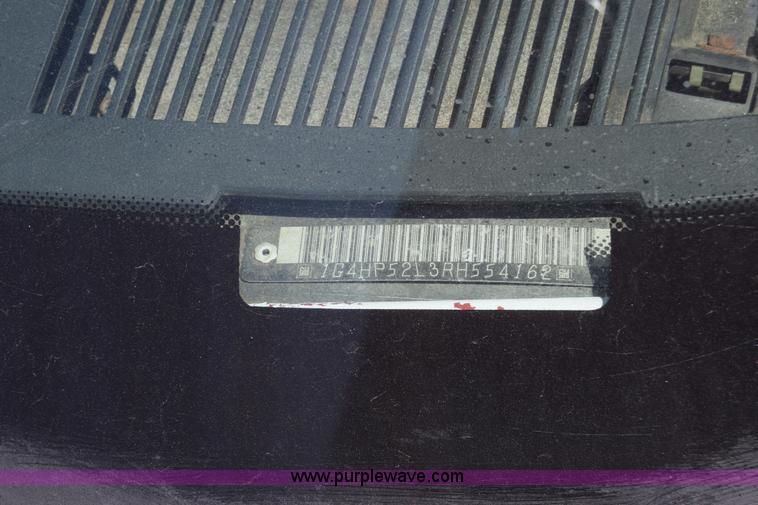 image for item K7254 1988 Ford F700 box truck