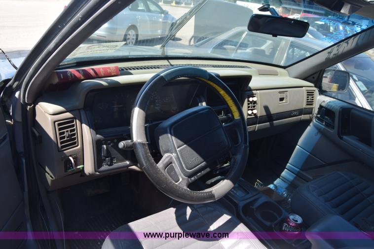 image for item K7259 1995 Jeep Grand Cherokee SUV