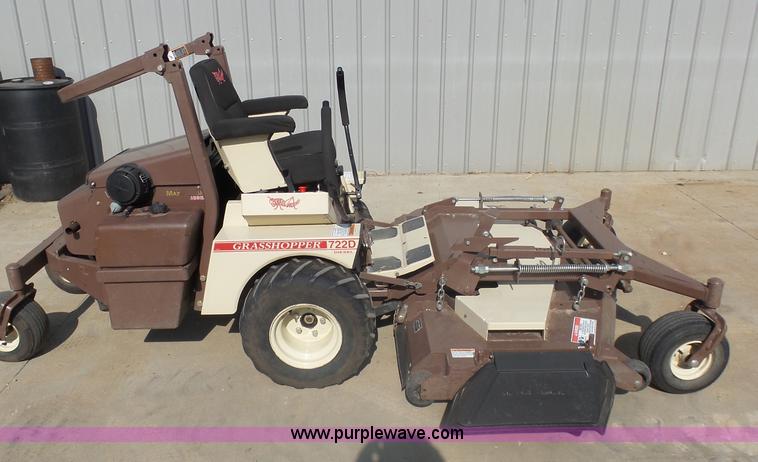 image for item AL9147 2010 Grasshopper 722D lawn mower