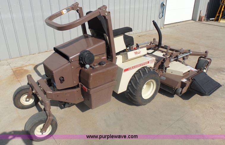 image for item AL9147 2010 Grasshopper 722D lawn mower