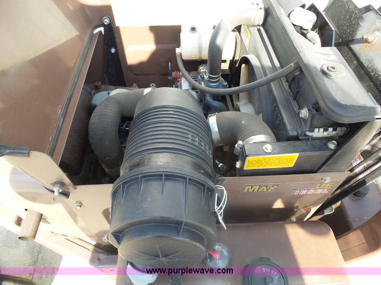 image for item AL9147 2010 Grasshopper 722D lawn mower