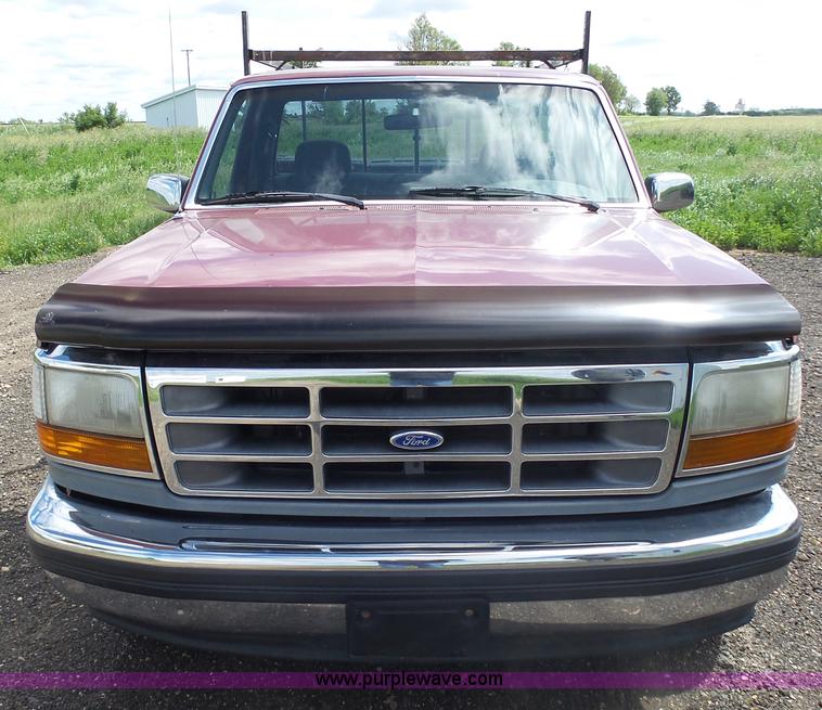 image for item AL9167 1993 Ford F150 pickup truck