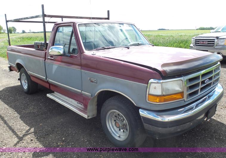 image for item AL9167 1993 Ford F150 pickup truck