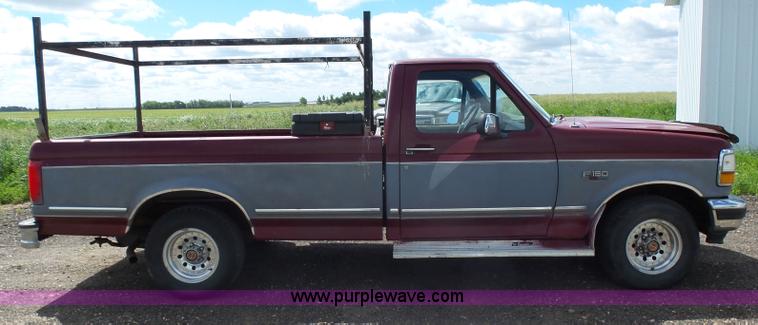 image for item AL9167 1993 Ford F150 pickup truck