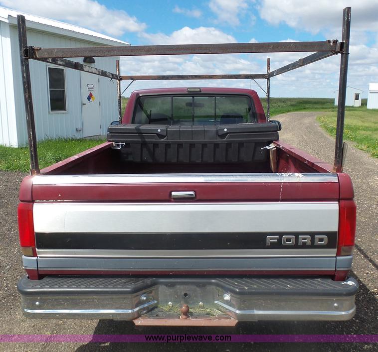 image for item AL9167 1993 Ford F150 pickup truck