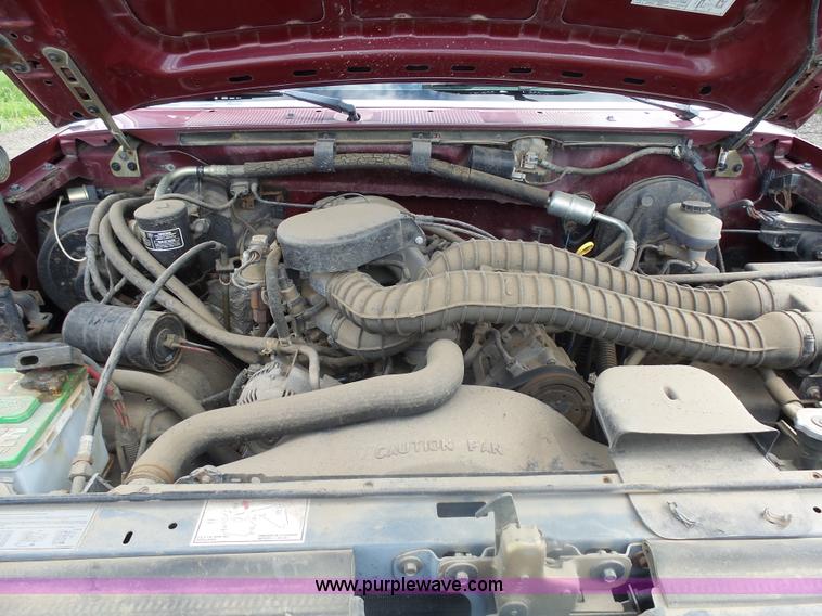 image for item AL9167 1993 Ford F150 pickup truck