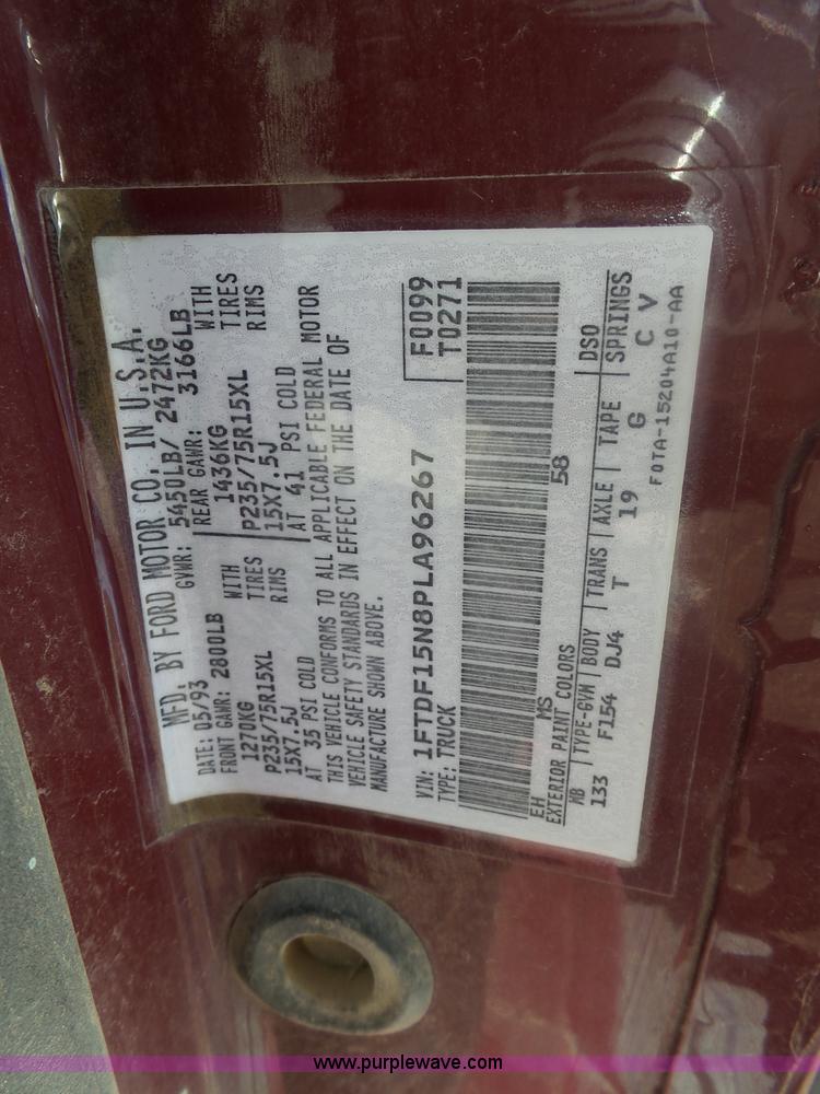 image for item AL9167 1993 Ford F150 pickup truck