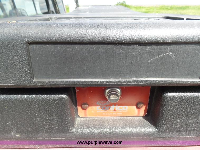 image for item AL9167 1993 Ford F150 pickup truck