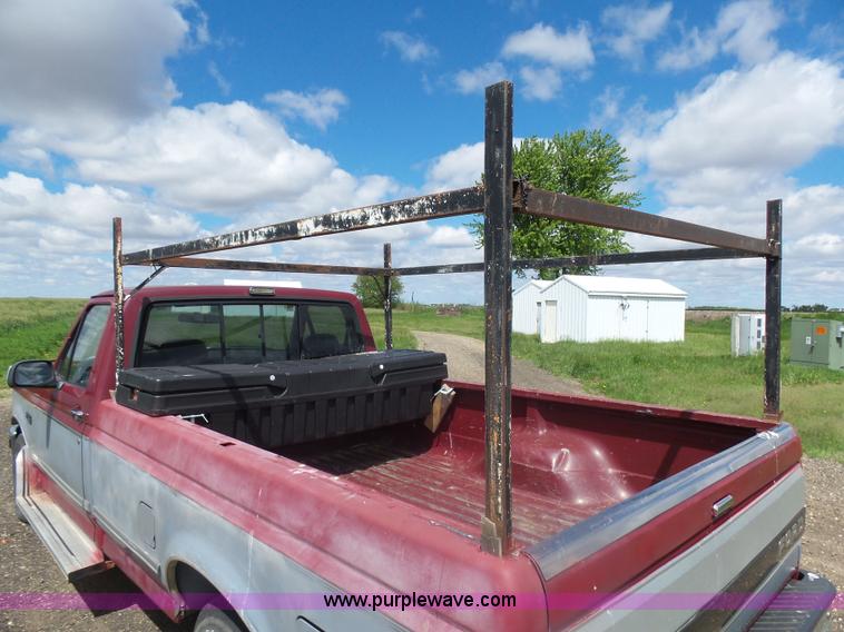 image for item AL9167 1993 Ford F150 pickup truck