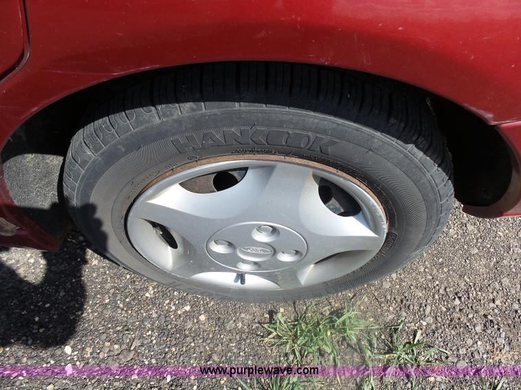 image for item AL9170 2001 Ford Focus