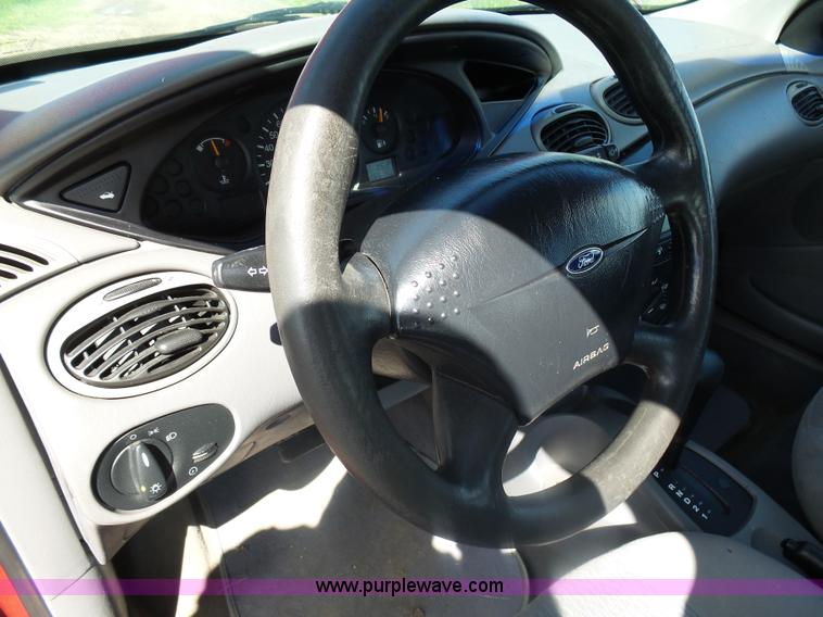 image for item AL9170 2001 Ford Focus