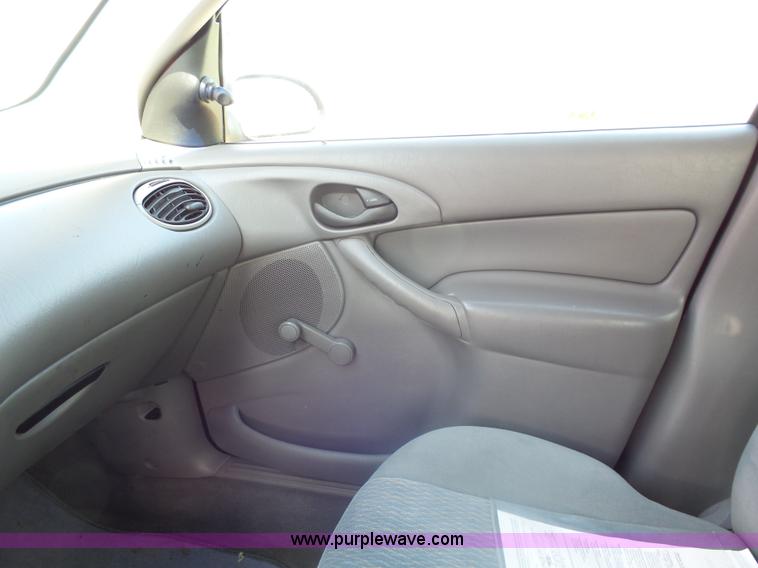 image for item AL9170 2001 Ford Focus