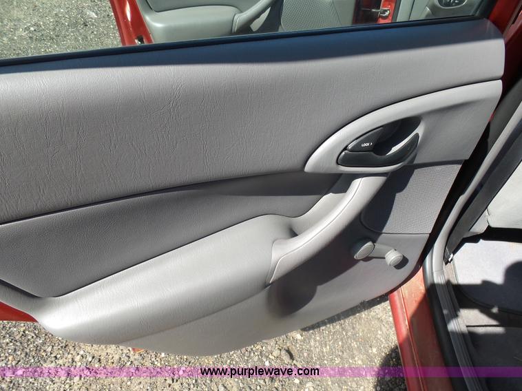 image for item AL9170 2001 Ford Focus