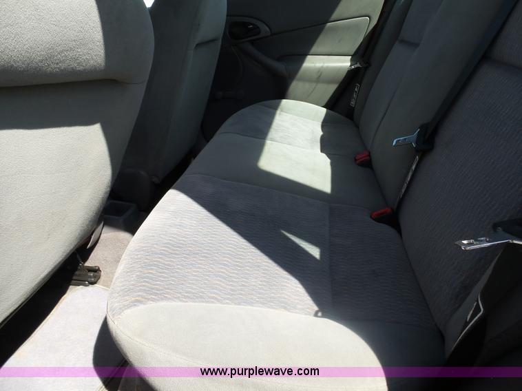image for item AL9170 2001 Ford Focus