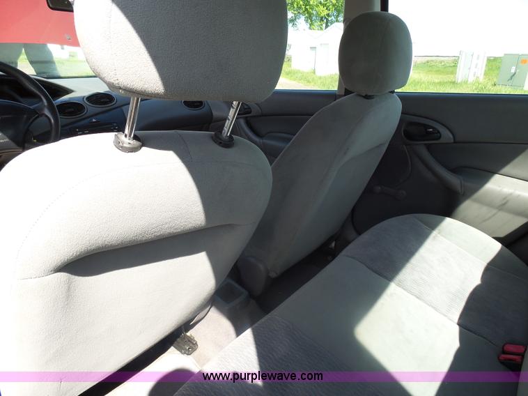 image for item AL9170 2001 Ford Focus
