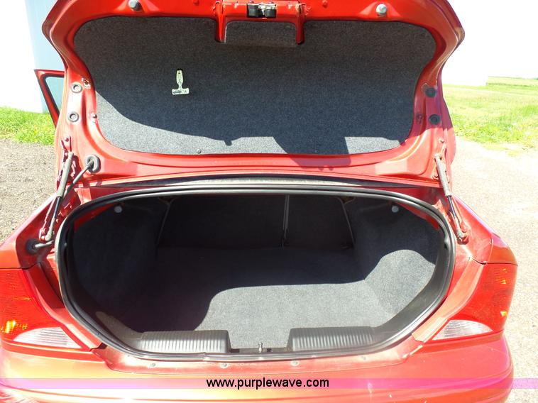 image for item AL9170 2001 Ford Focus