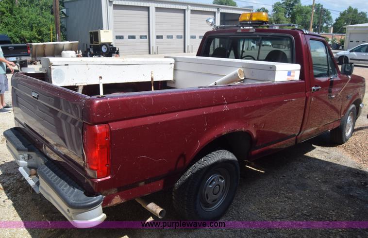 image for item AR9521 1996 Ford F150 pickup truck