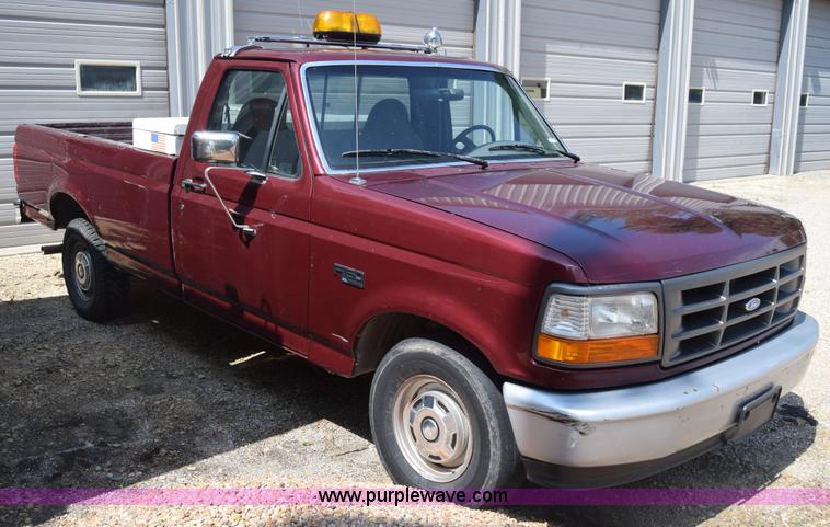 image for item AR9521 1996 Ford F150 pickup truck