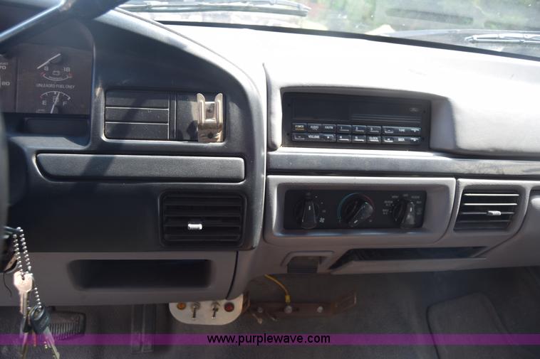 image for item AR9521 1996 Ford F150 pickup truck