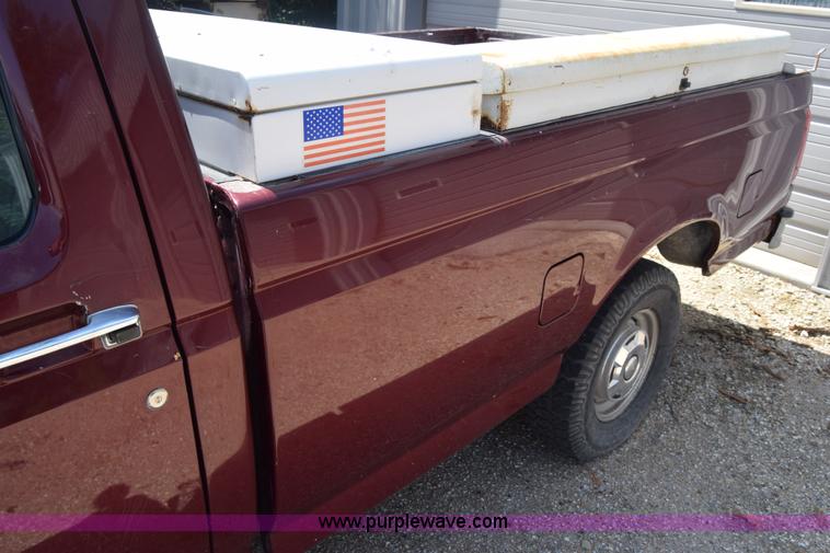 image for item AR9521 1996 Ford F150 pickup truck