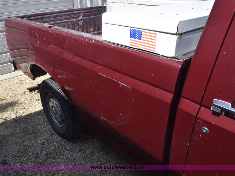 image for item AR9521 1996 Ford F150 pickup truck