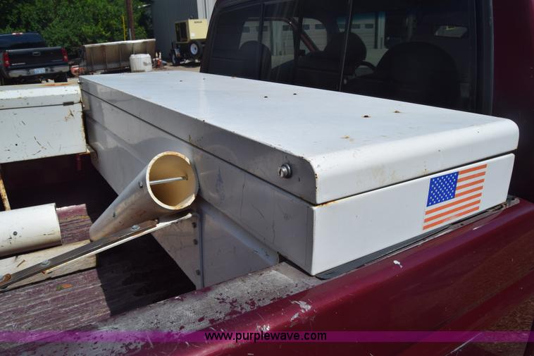 image for item AR9521 1996 Ford F150 pickup truck