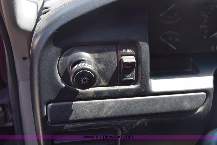 image for item AR9521 1996 Ford F150 pickup truck