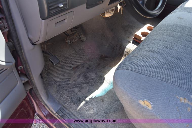 image for item AR9521 1996 Ford F150 pickup truck