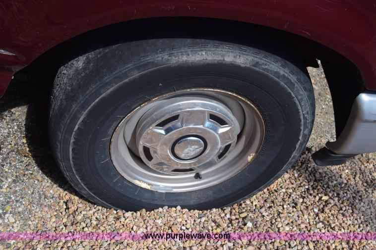 image for item AR9521 1996 Ford F150 pickup truck