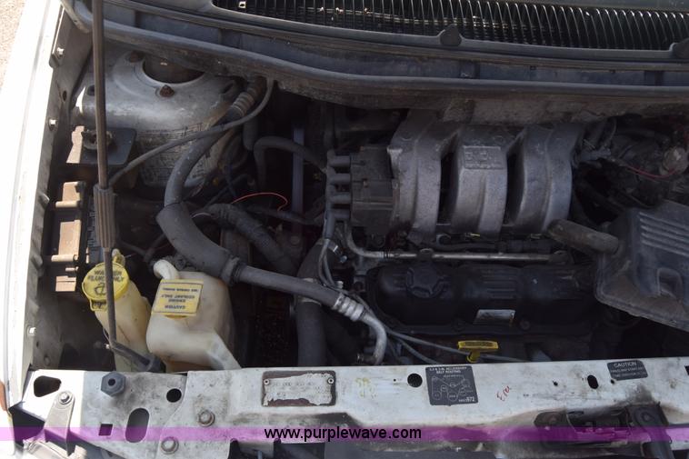 image for item AR9522 1999 Plymouth Voyager van