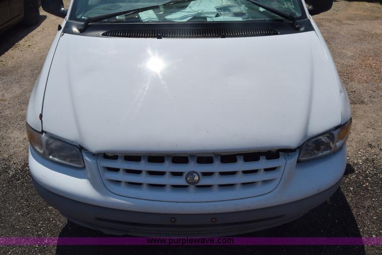 image for item AR9522 1999 Plymouth Voyager van