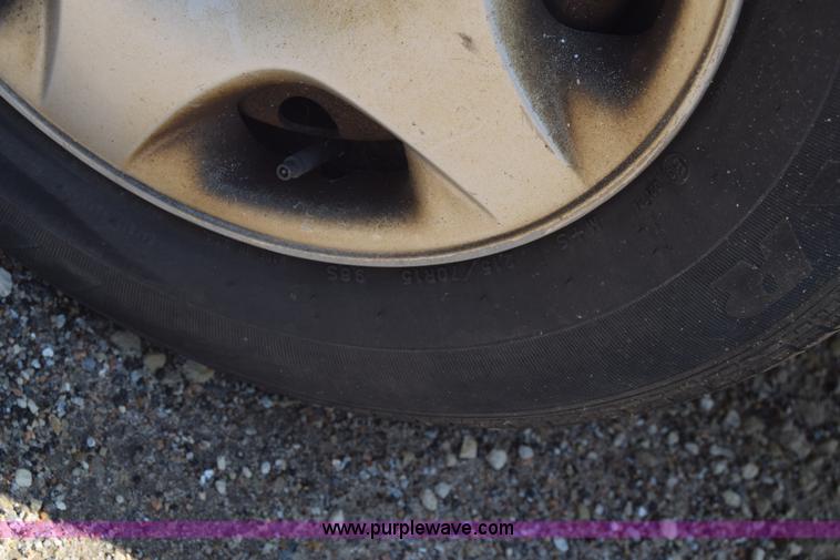 image for item AR9522 1999 Plymouth Voyager van