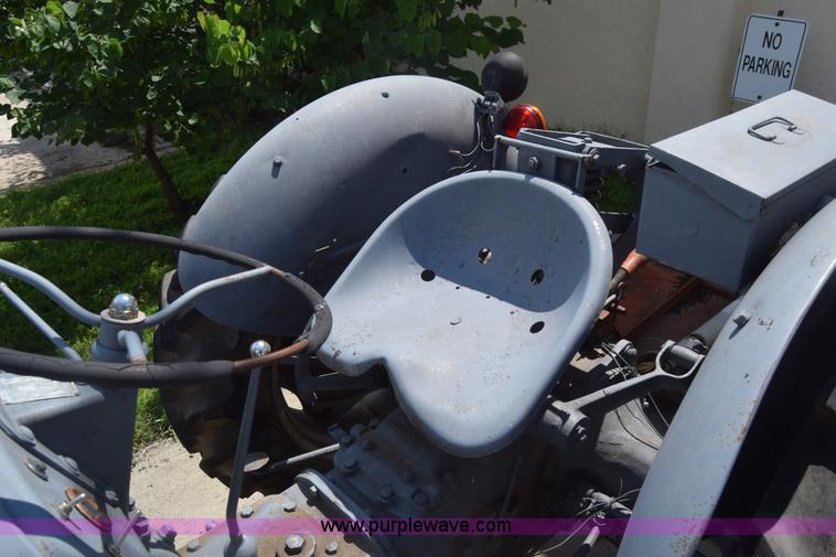 image for item AR9525 1950 Harvey Ferguson tractor