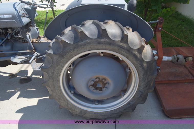 image for item AR9525 1950 Harvey Ferguson tractor