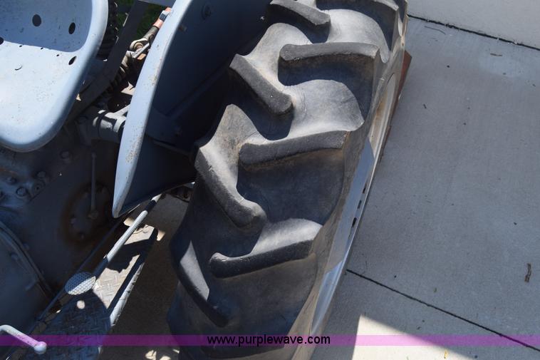 image for item AR9525 1950 Harvey Ferguson tractor