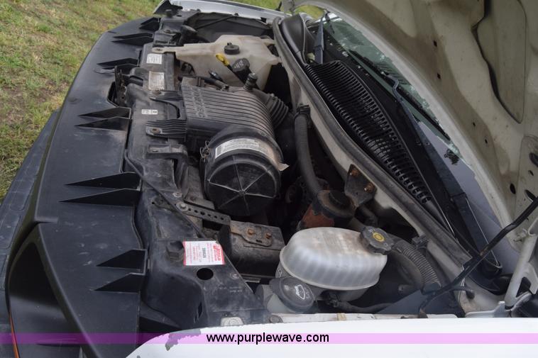 image for item AR9543 2004 GMC Savana G3500 Cargo box truck